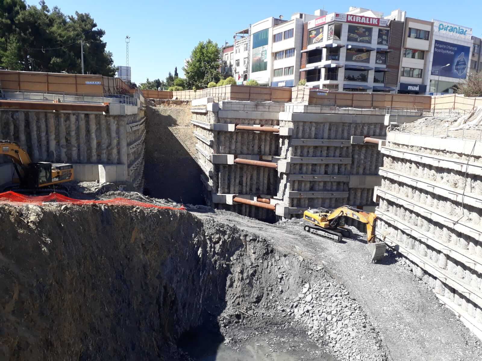 Gebze – Darıca Metro Projesi  Metgün A.Ş     Gebze Kent Meydanı İstasyonu, Mutlukent İstasyonu, Darıca Sahil İstasyonu